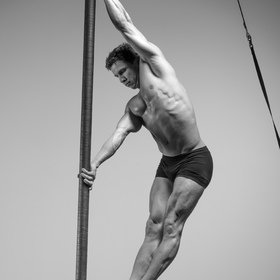 Chinese pole fitness 4 — figure reference